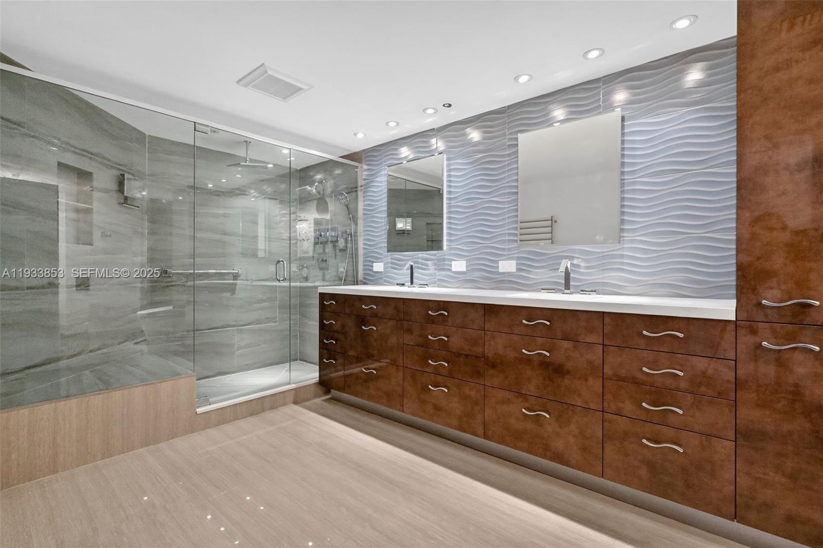 4000 ISL BLVD WILLIAMS IS - Residential