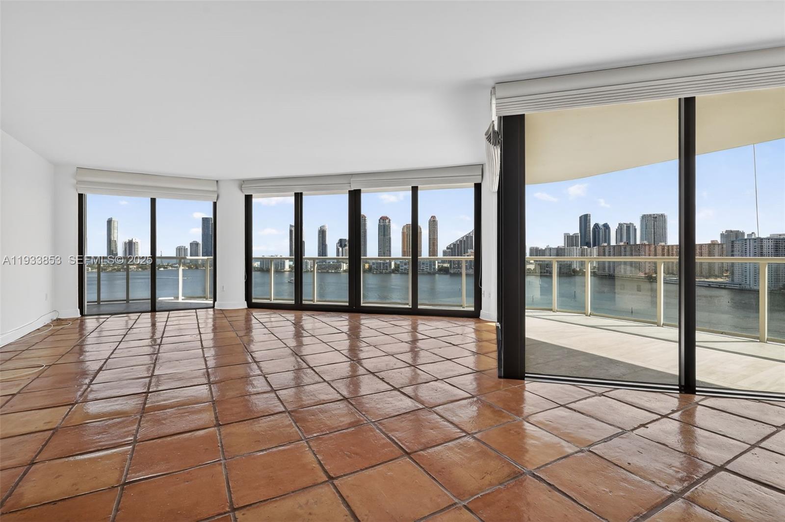 4000 ISL BLVD WILLIAMS IS - Residential