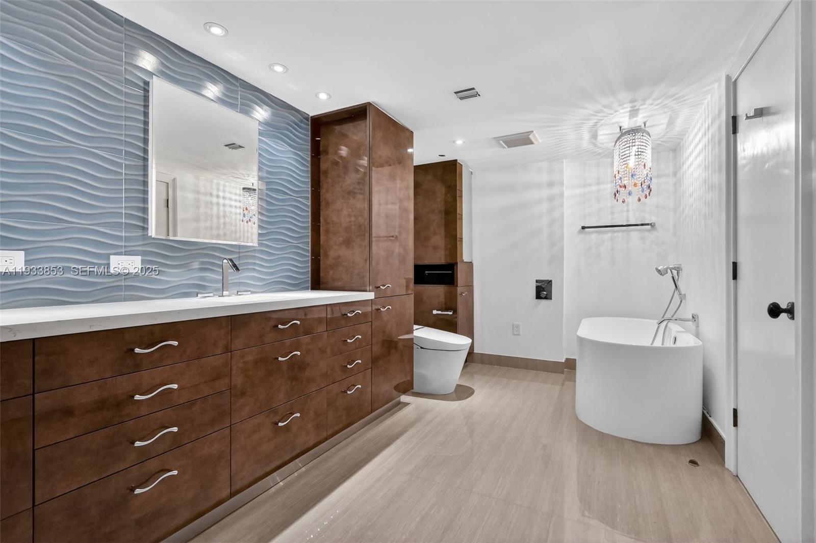 4000 ISL BLVD WILLIAMS IS - Residential