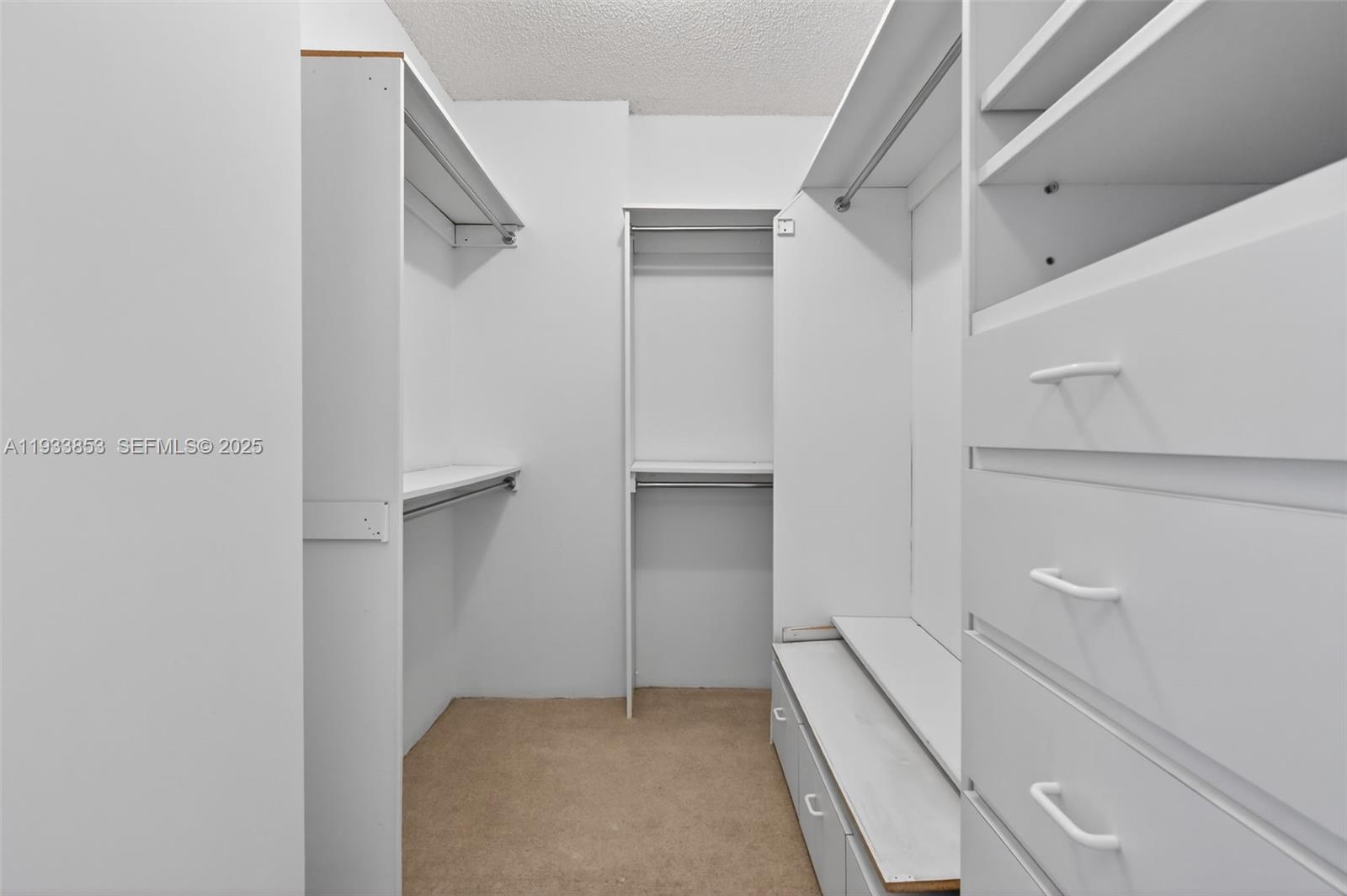 4000 ISL BLVD WILLIAMS IS - Residential