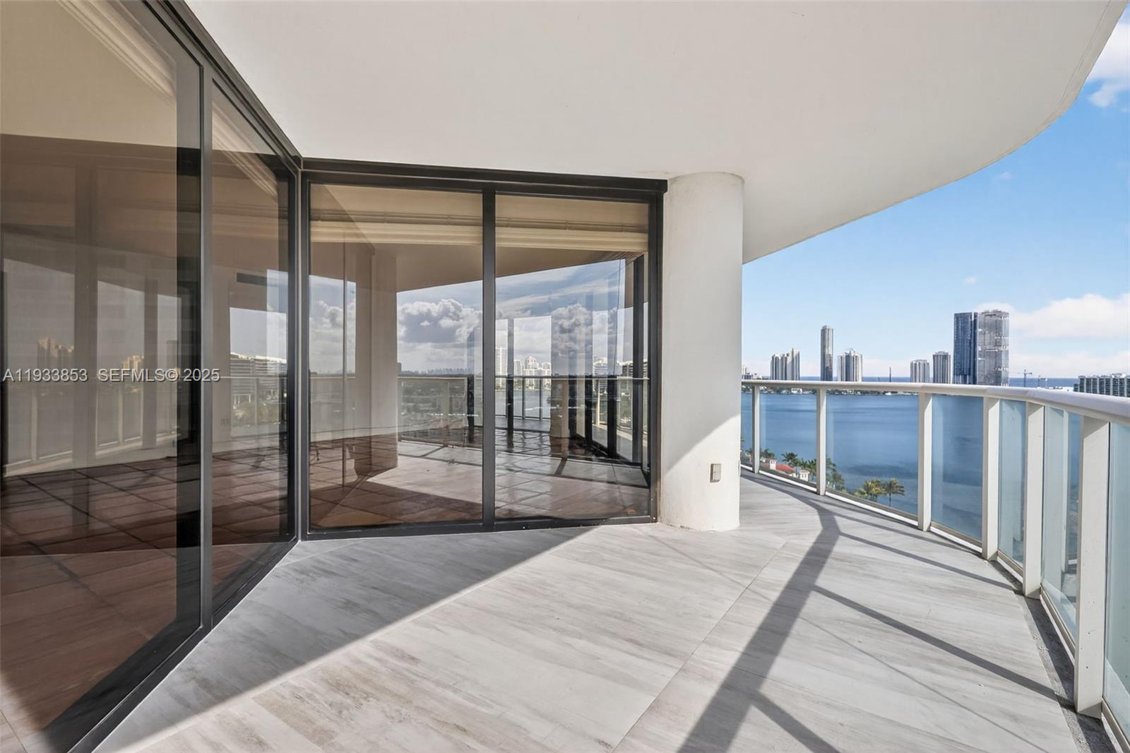 4000 ISL BLVD WILLIAMS IS - Residential