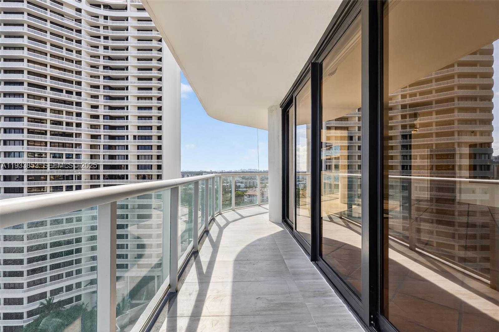 4000 ISL BLVD WILLIAMS IS - Residential