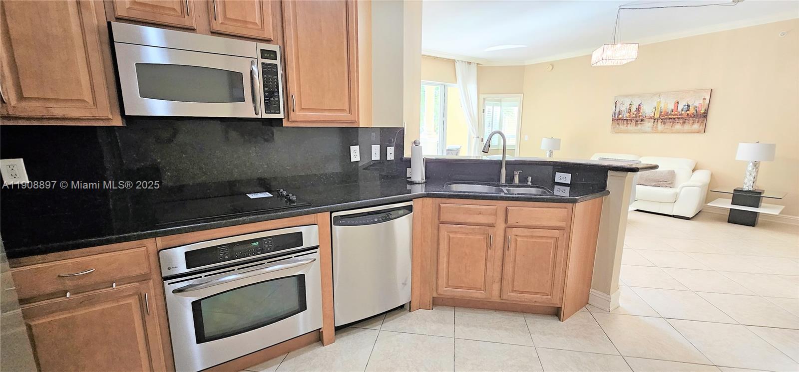 WESTON 55 PLUS CONDO - Residential Lease