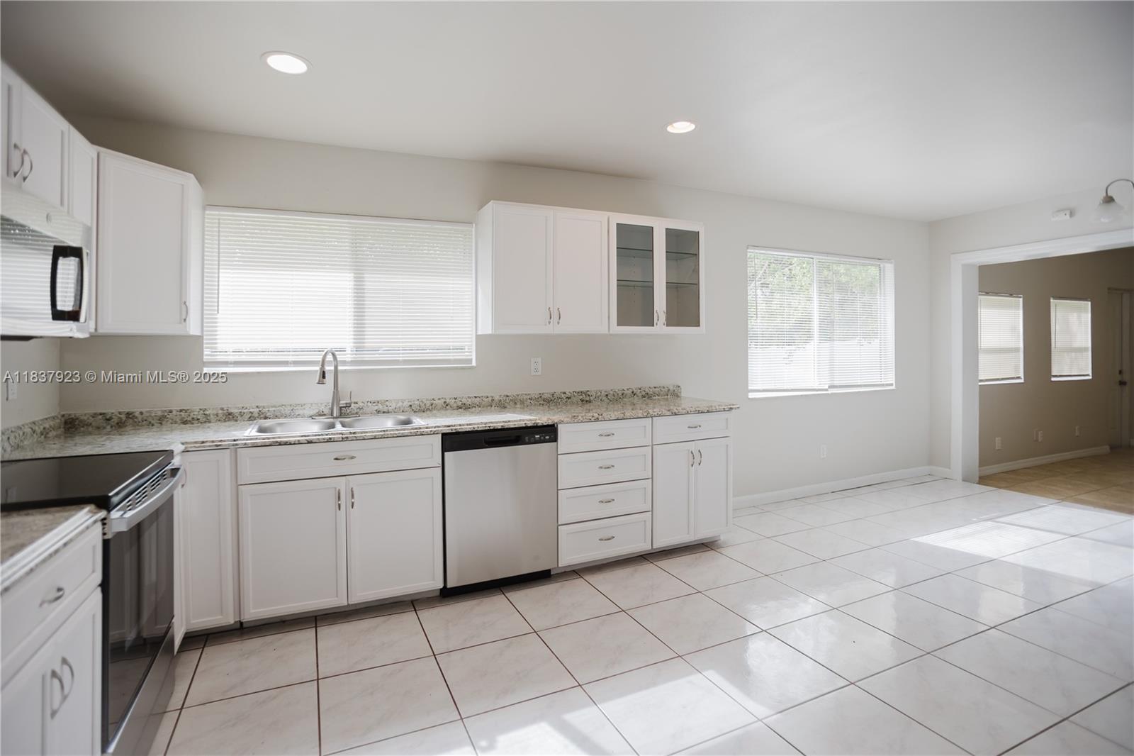 274 SW Bridgeport Dr