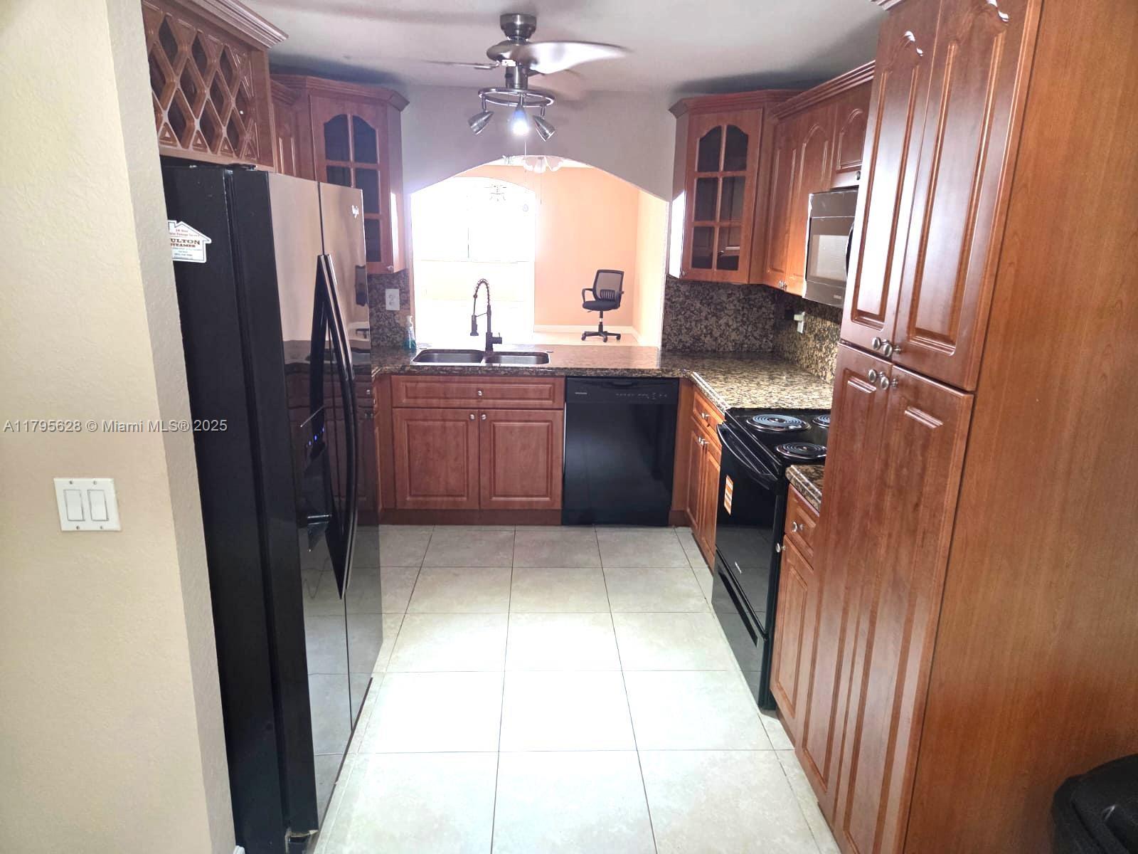 SUNRISE LAKES 174 CONDO - Residential