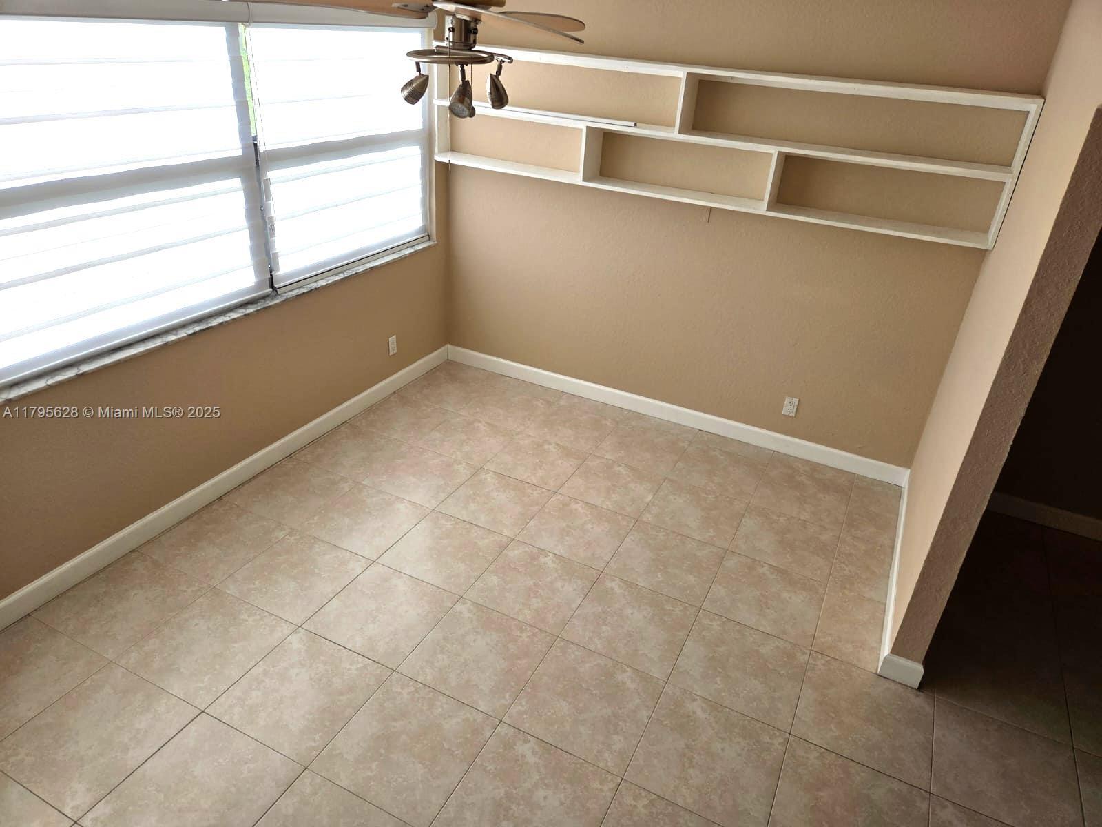 SUNRISE LAKES 174 CONDO - Residential