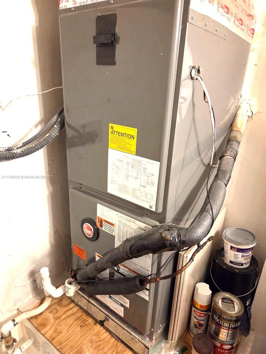 SUNRISE LAKES 174 CONDO - Residential