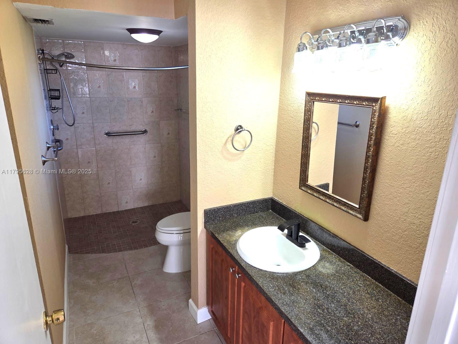 SUNRISE LAKES 174 CONDO - Residential