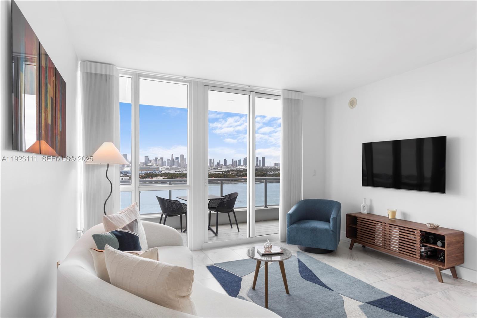 THE BENTLEY BAY CONDO - Residential Lease