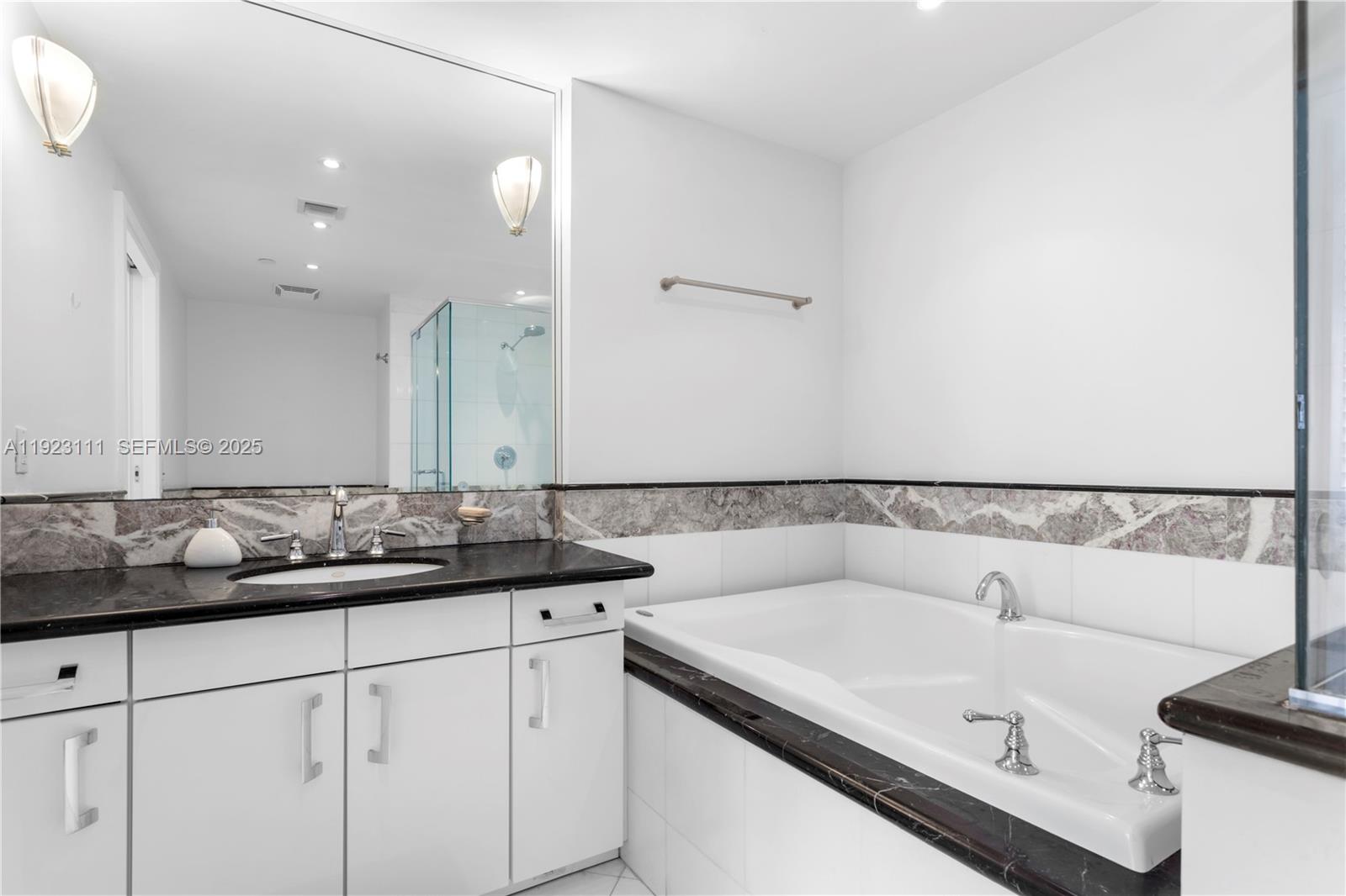 THE BENTLEY BAY CONDO - Residential Lease