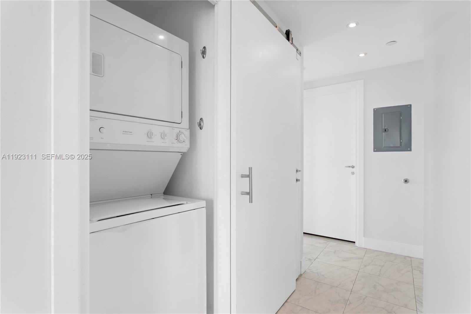 THE BENTLEY BAY CONDO - Residential Lease