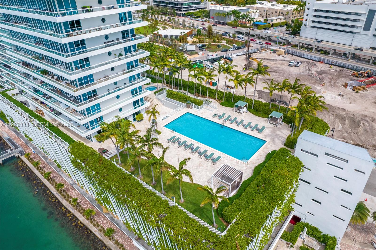 THE BENTLEY BAY CONDO - Residential Lease