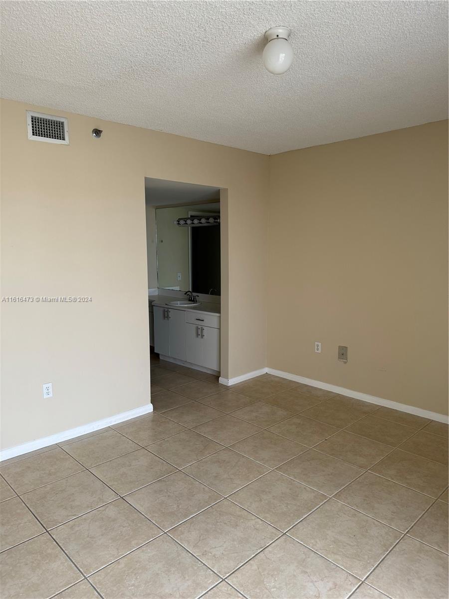 OCEAN 91 CONDO - Residential Lease