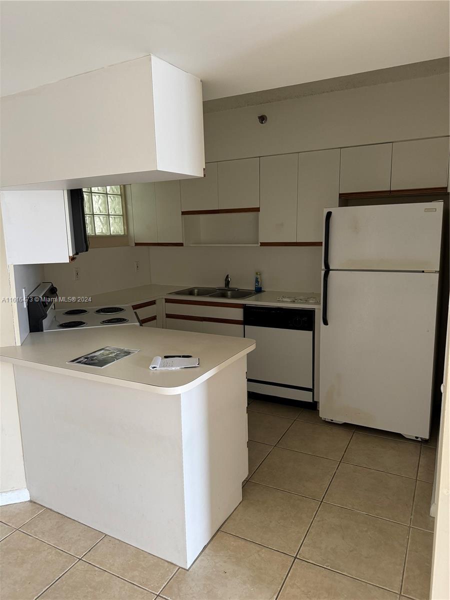 OCEAN 91 CONDO - Residential Lease