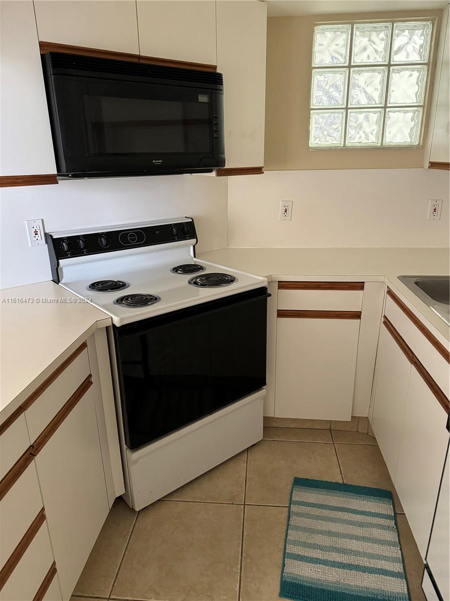 OCEAN 91 CONDO - Residential Lease