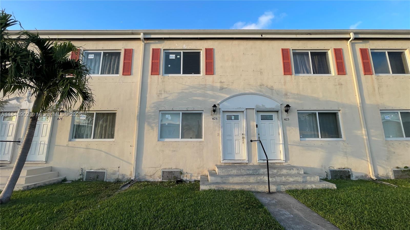 930 sq ft 2/1 townhouse with private patio. ALL APPLIANCES, dishwasher, central air conditioning. In-unit washer and dryer. Impact windows and doors. All vinyl flooring. Freshly painted. PRIVATE PATIO. Easy access to I-95. Minutes from Wynwood, Midtown, Design District, and Miami Beach. MOVE-IN READY.