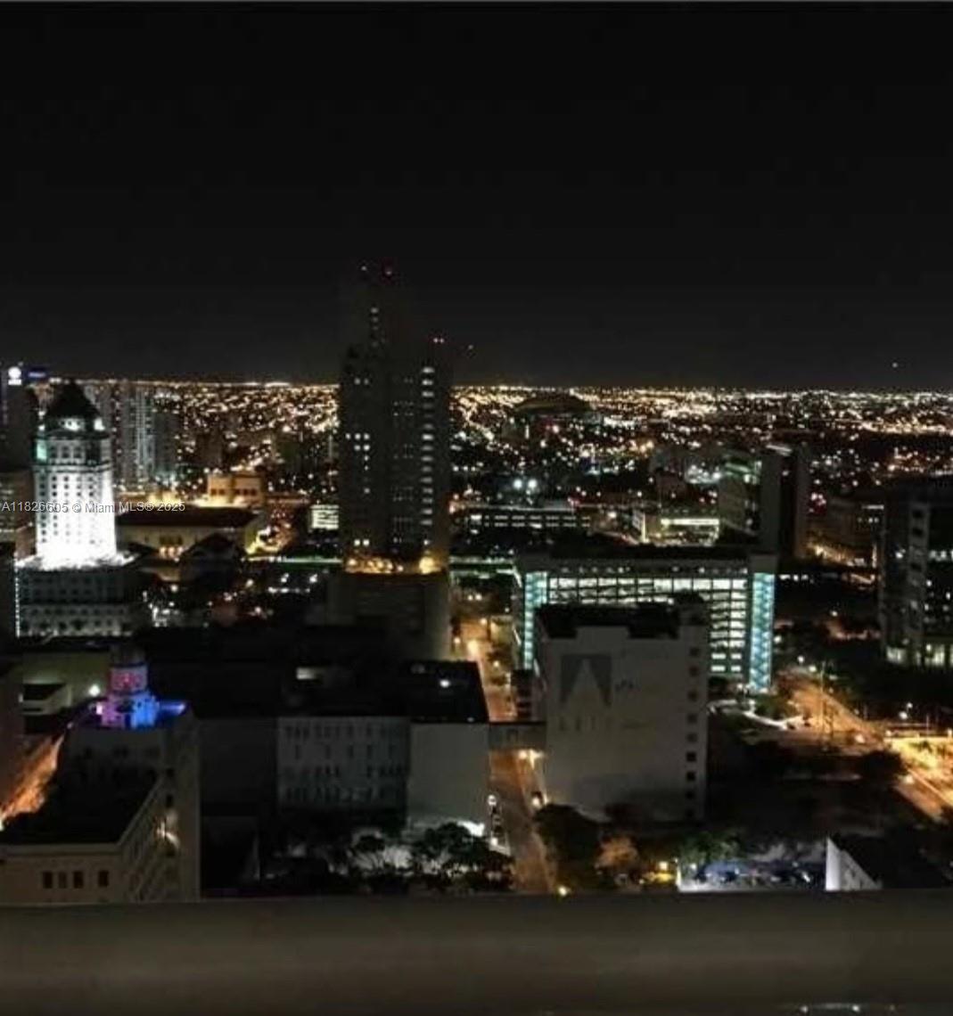 THE LOFT DOWNTOWN II COND - Residential