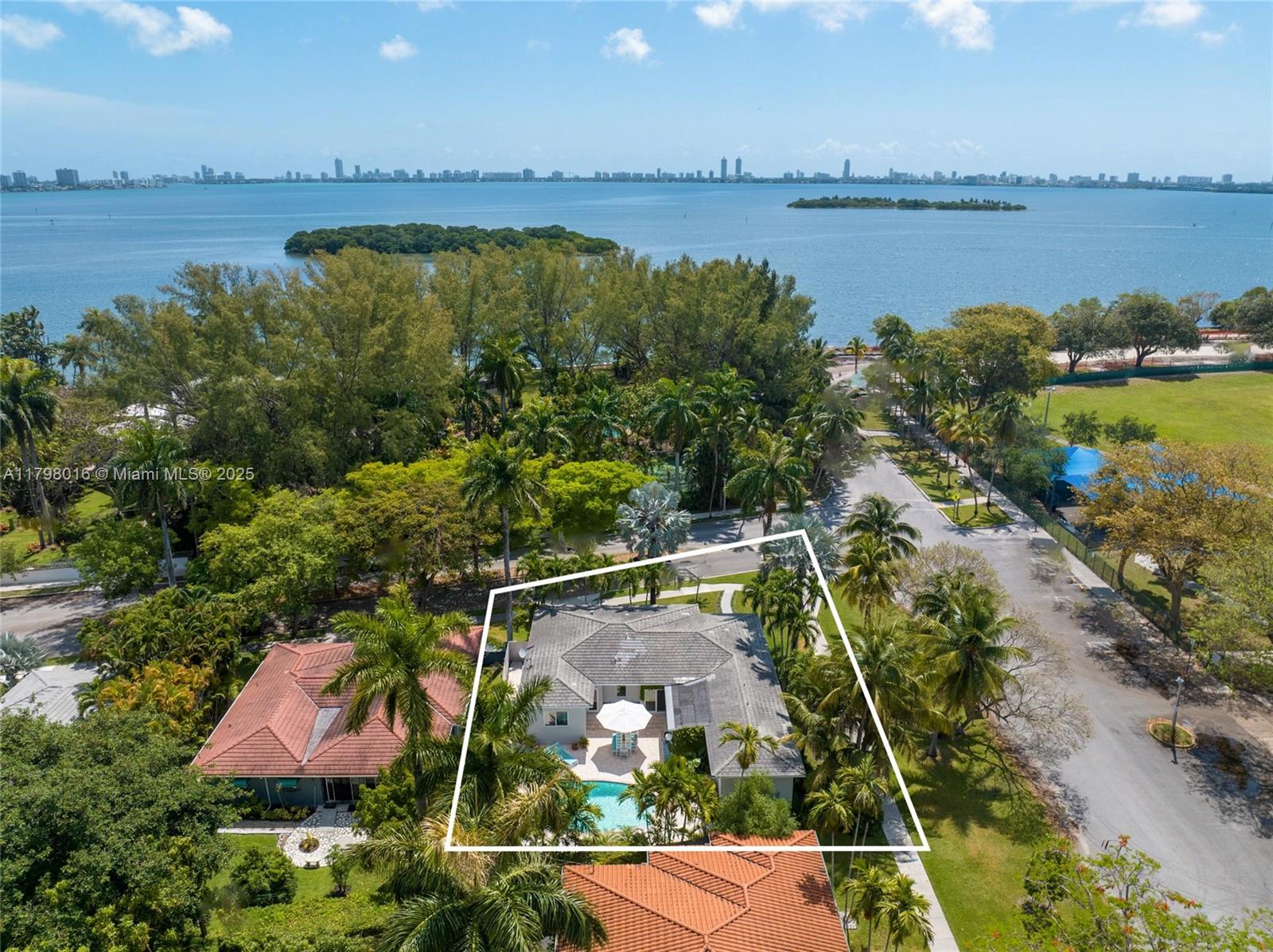 5550 N Bayshore Dr