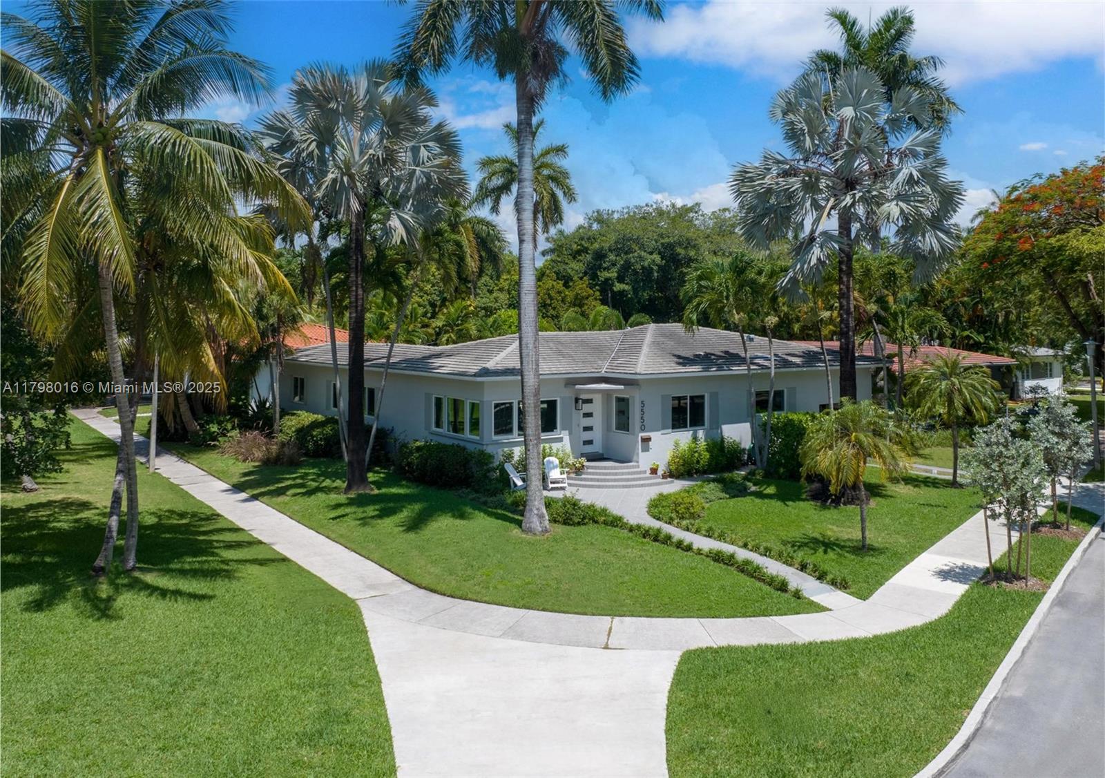 5550 N Bayshore Dr