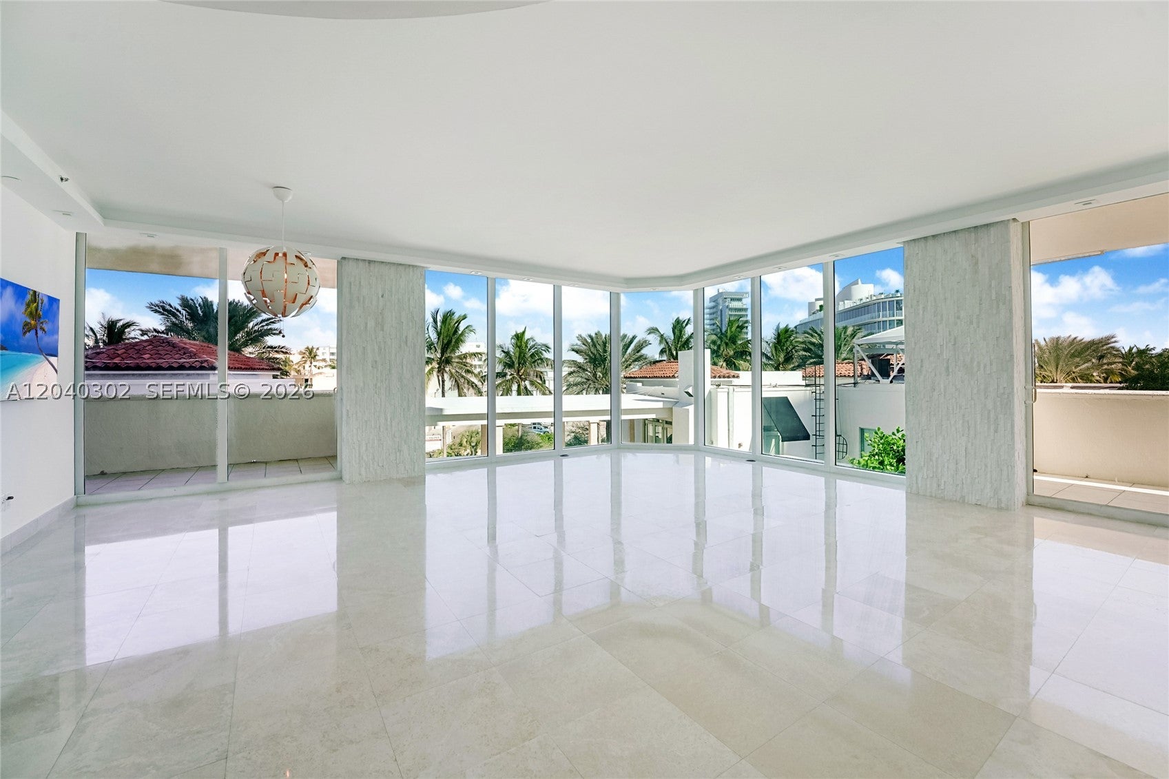 300 S Pointe Dr 405