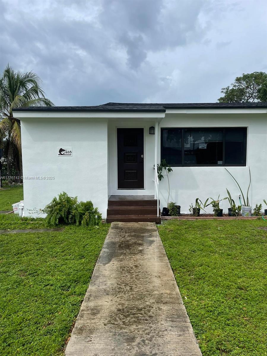 1205 Nw 128th St, North Miami, Miami-Dade County, Florida - 2 Bedrooms  
1 Bathrooms - 