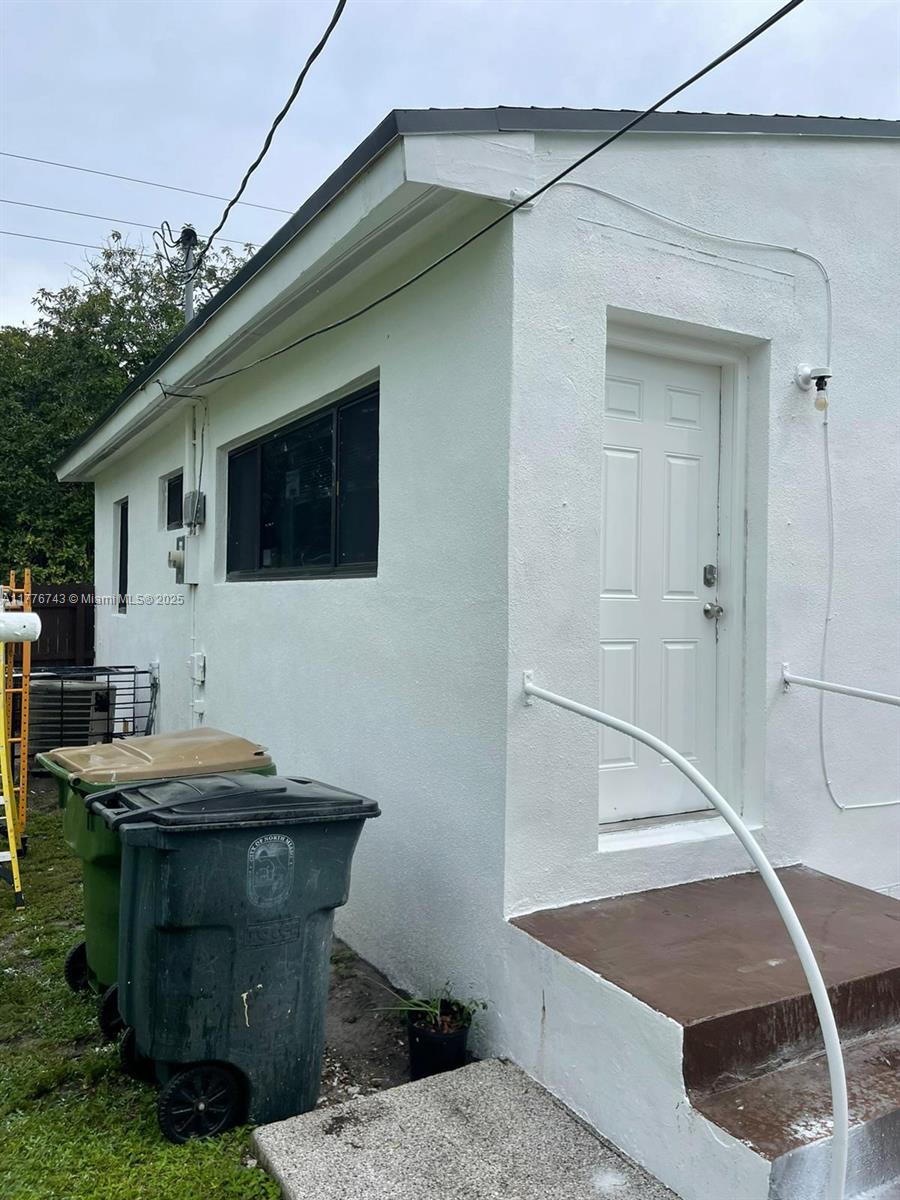 1205 NW 128th St