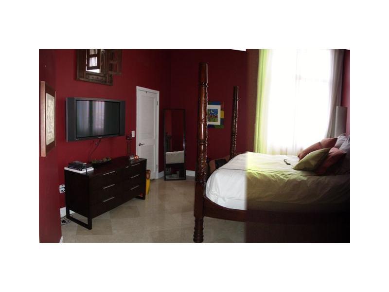 VILLA REGINA CONDO - Residential Lease