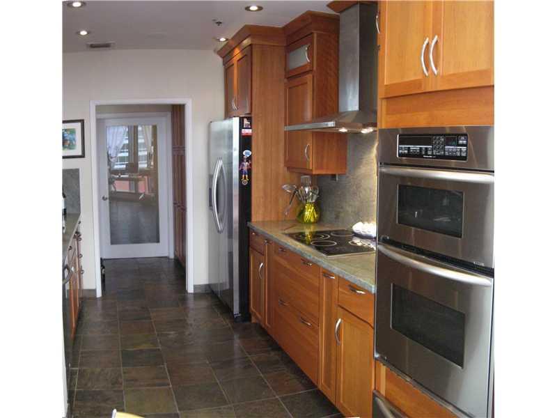 VILLA REGINA CONDO - Residential Lease