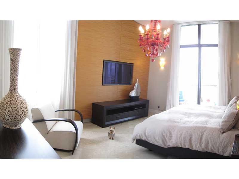 VILLA REGINA CONDO - Residential Lease