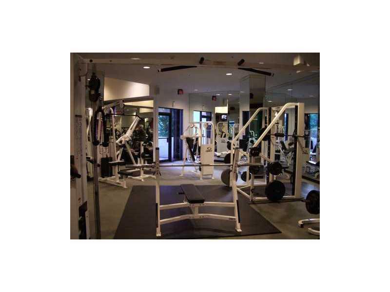 VILLA REGINA CONDO - Residential Lease