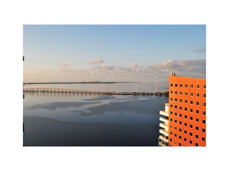 VILLA REGINA CONDO - Residential Lease