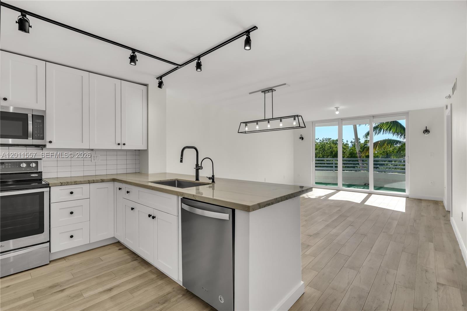 1401 Bay Rd 407
