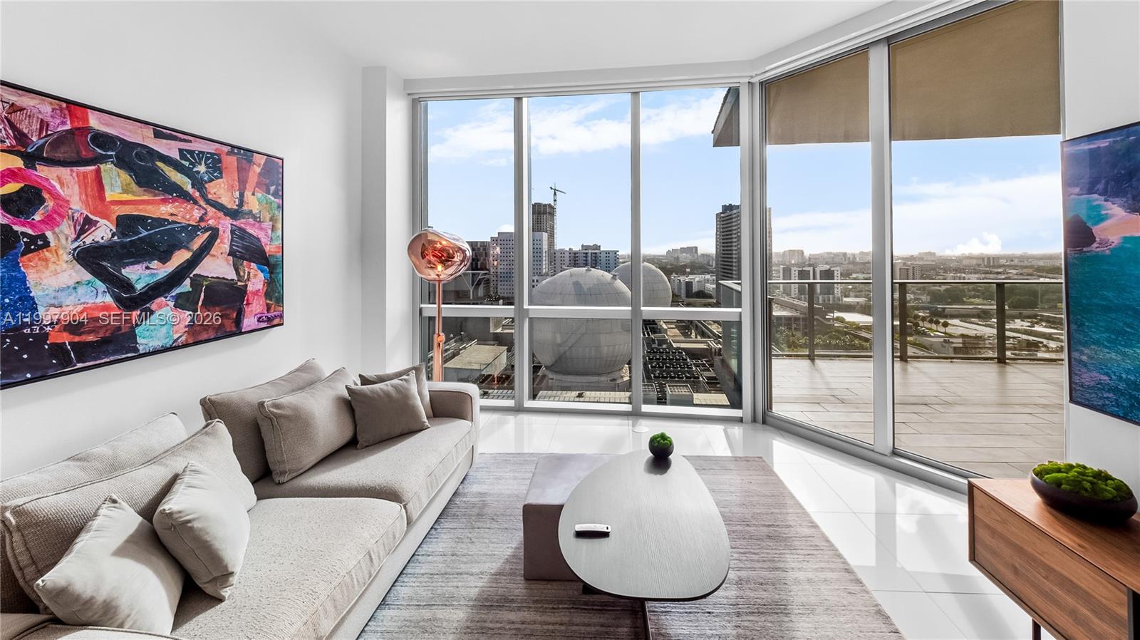 PARAMOUNT MIAMI WORLDCENT - Residential Lease