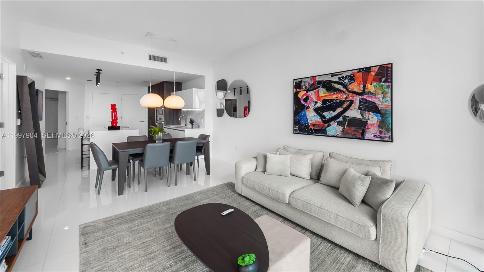 PARAMOUNT MIAMI WORLDCENT - Residential Lease