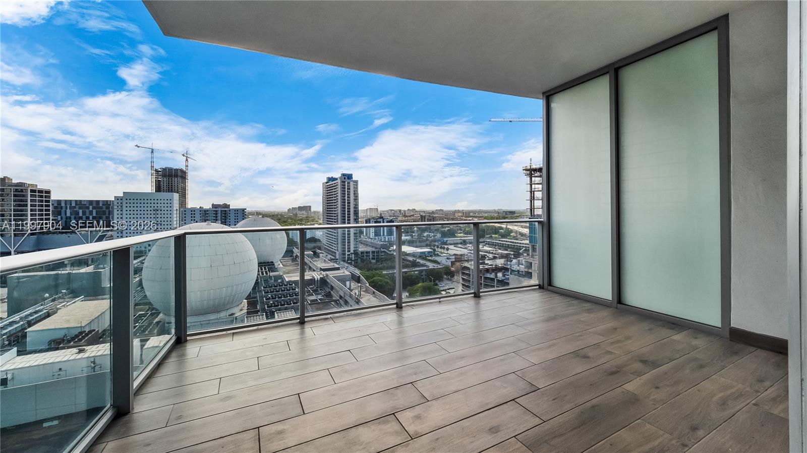 PARAMOUNT MIAMI WORLDCENT - Residential Lease