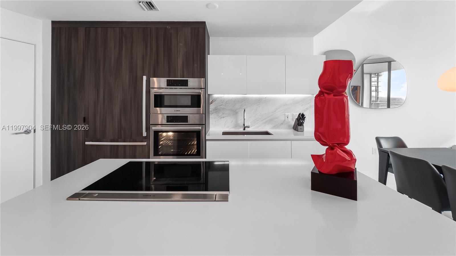 PARAMOUNT MIAMI WORLDCENT - Residential Lease