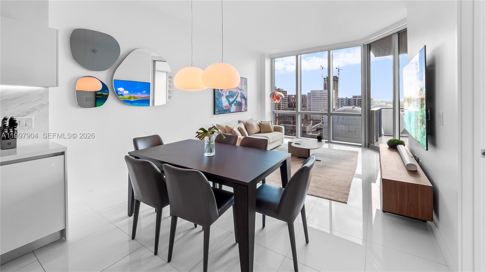 PARAMOUNT MIAMI WORLDCENT - Residential Lease