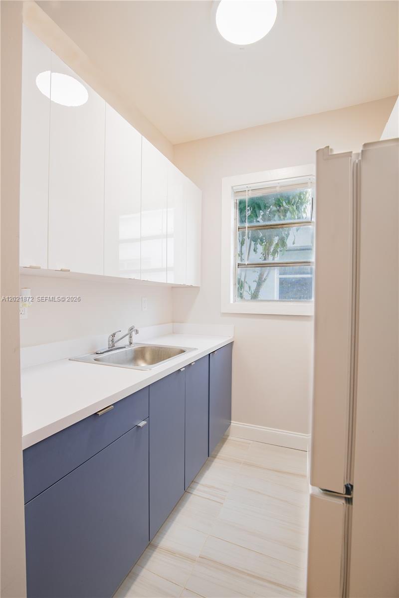 320 Mendoza Ave 2 - Image 1