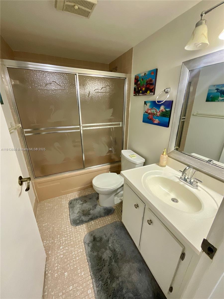 8 OF PALM SPRINGS 2 CONDO - Residential