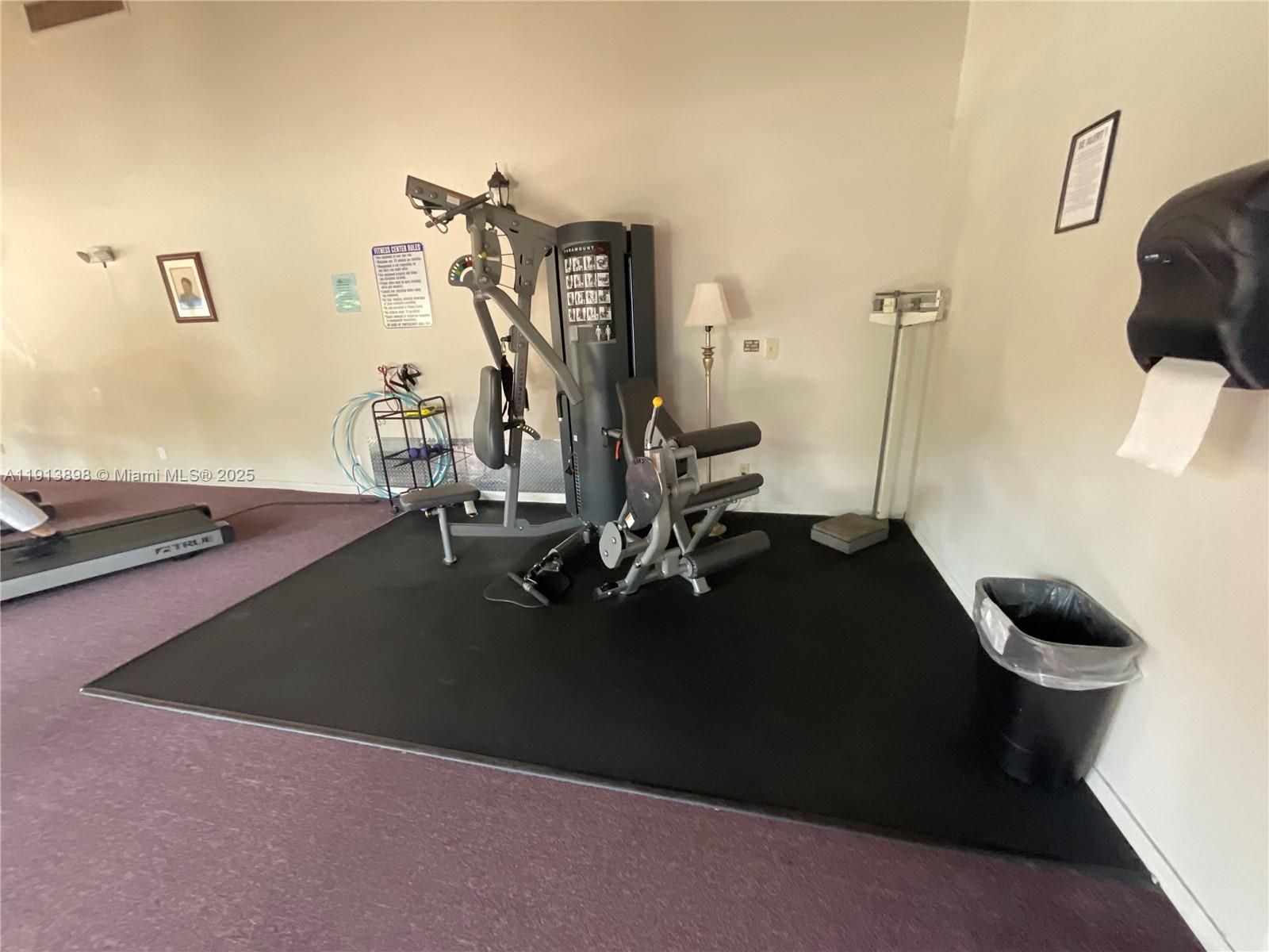 8 OF PALM SPRINGS 2 CONDO - Residential