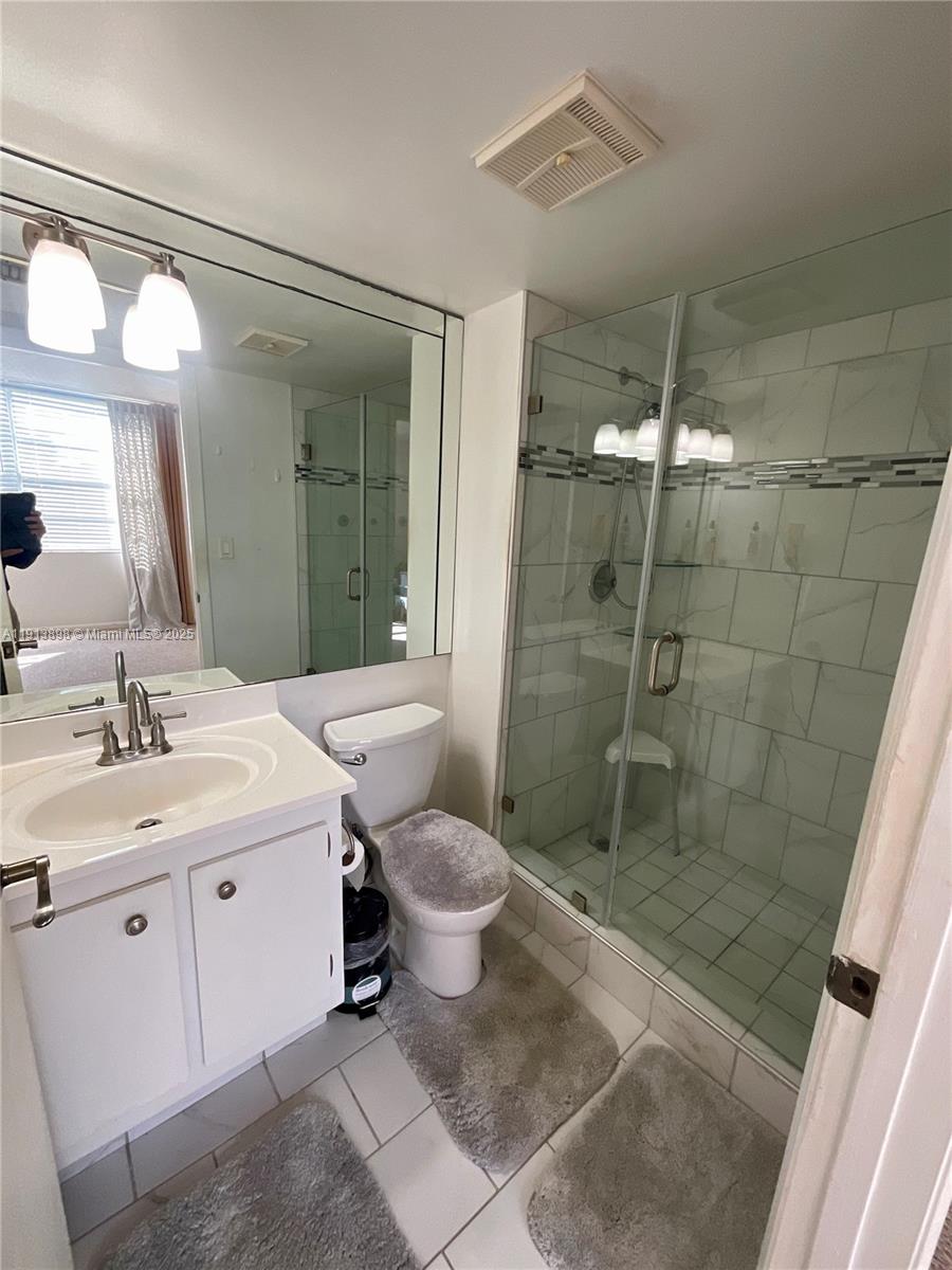 8 OF PALM SPRINGS 2 CONDO - Residential