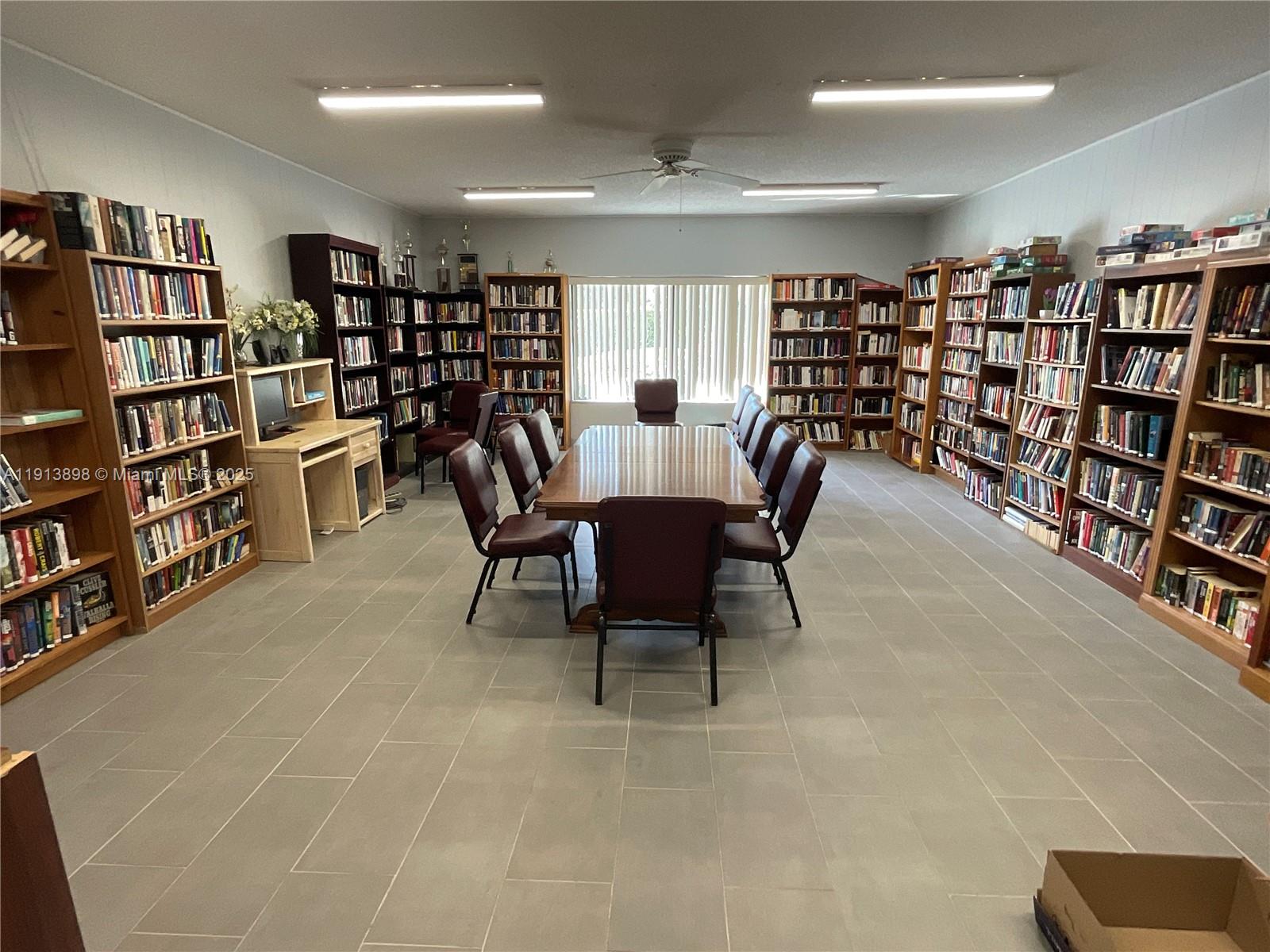 8 OF PALM SPRINGS 2 CONDO - Residential