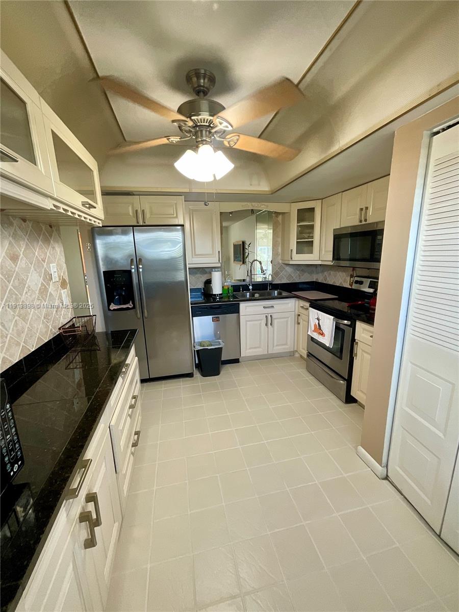 8 OF PALM SPRINGS 2 CONDO - Residential