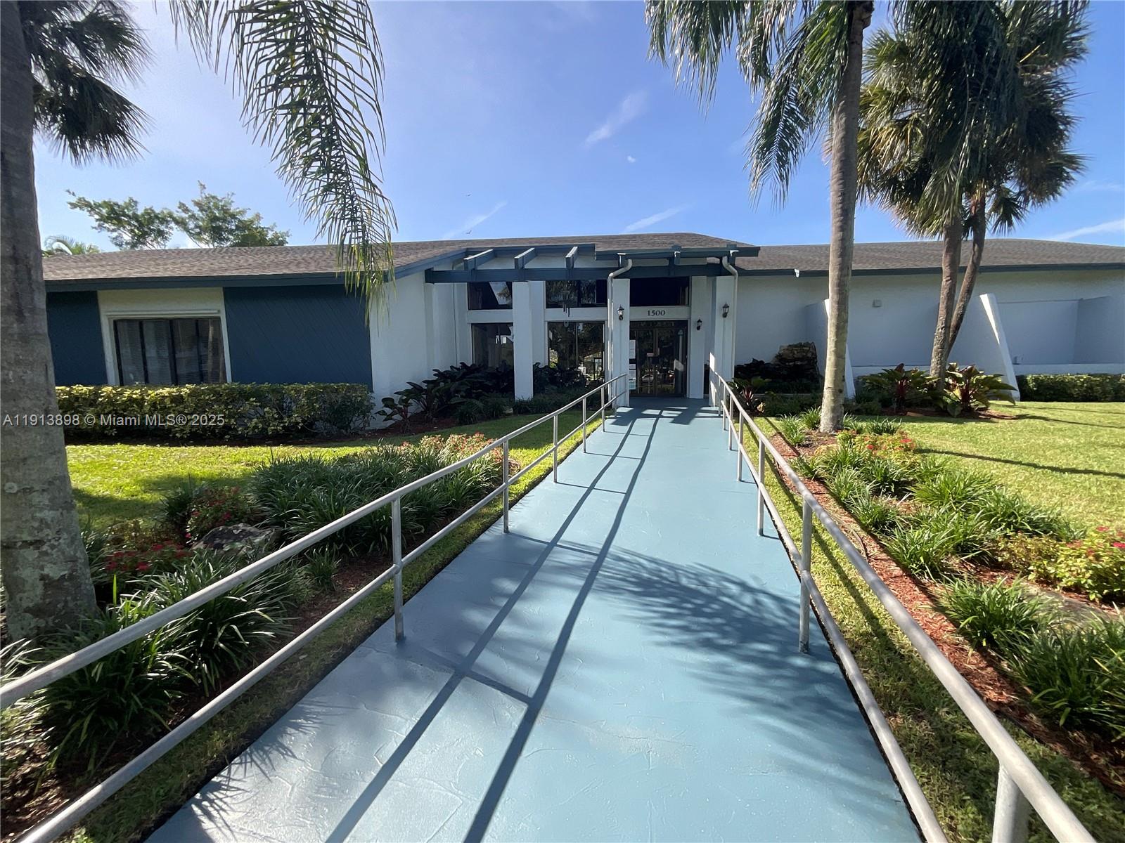 8 OF PALM SPRINGS 2 CONDO - Residential