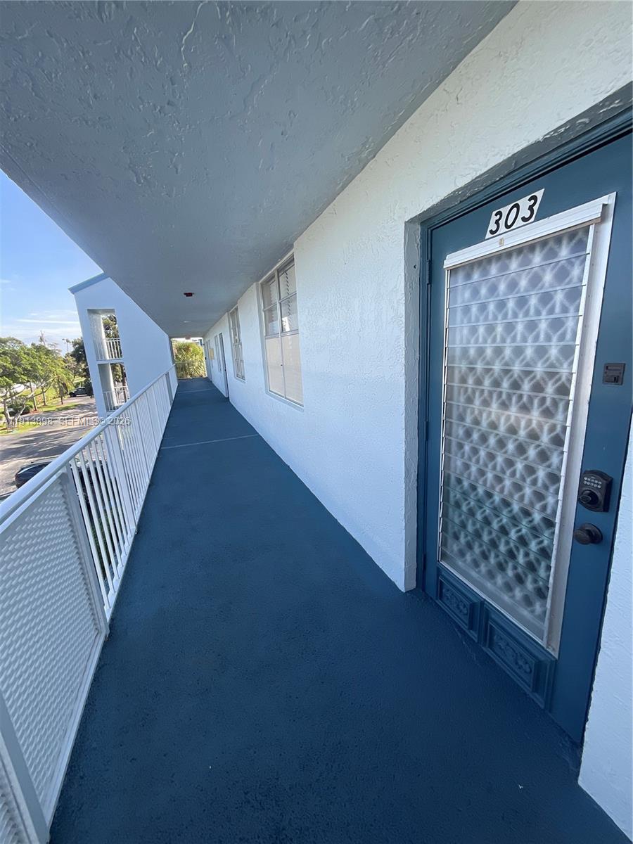 8 OF PALM SPRINGS 2 CONDO - Residential