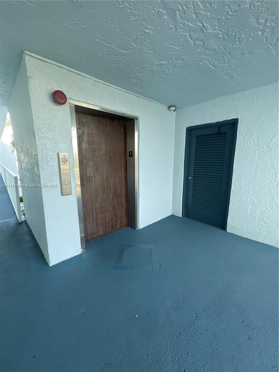 8 OF PALM SPRINGS 2 CONDO - Residential