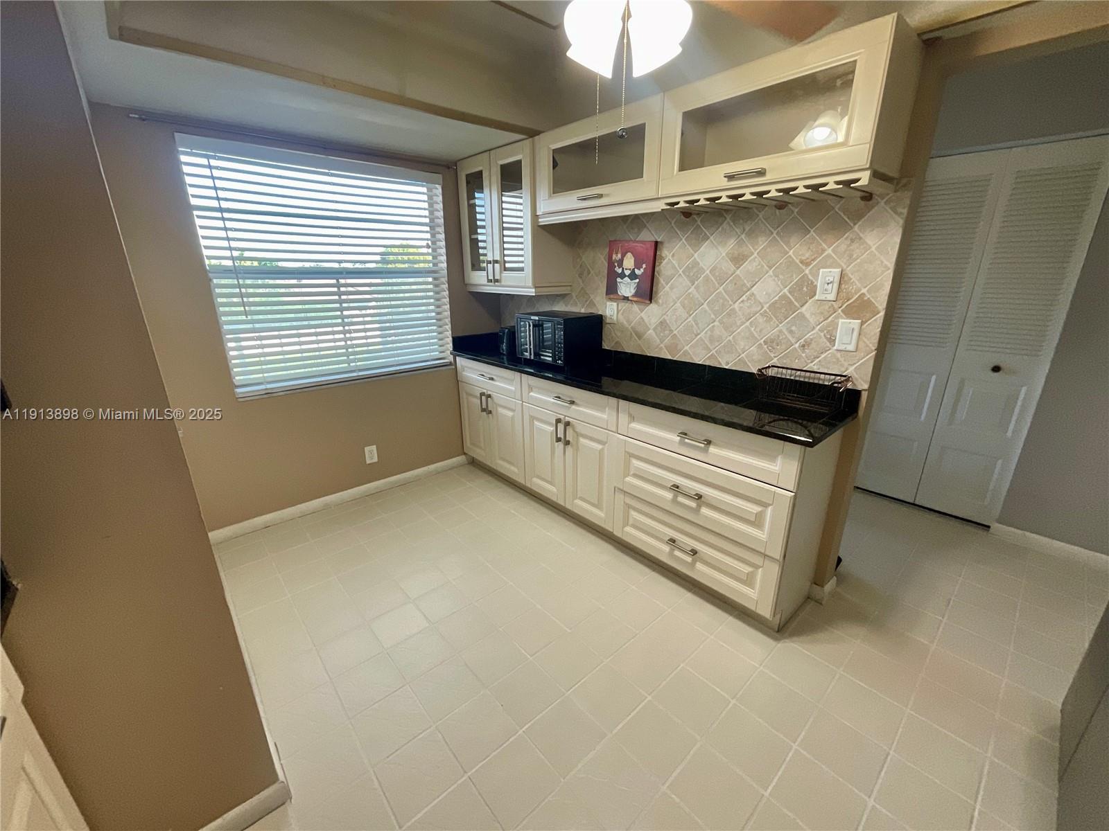 8 OF PALM SPRINGS 2 CONDO - Residential