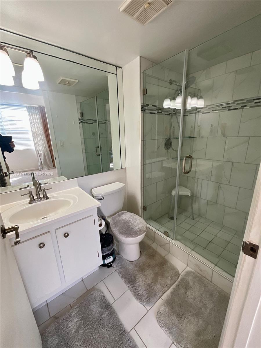 8 OF PALM SPRINGS 2 CONDO - Residential