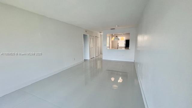 VILLAS AT LAKEVIEW CONDO - Residential Lease