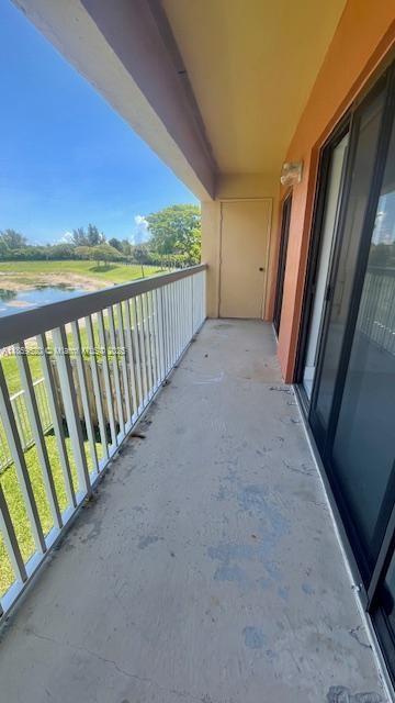 VILLAS AT LAKEVIEW CONDO - Residential Lease